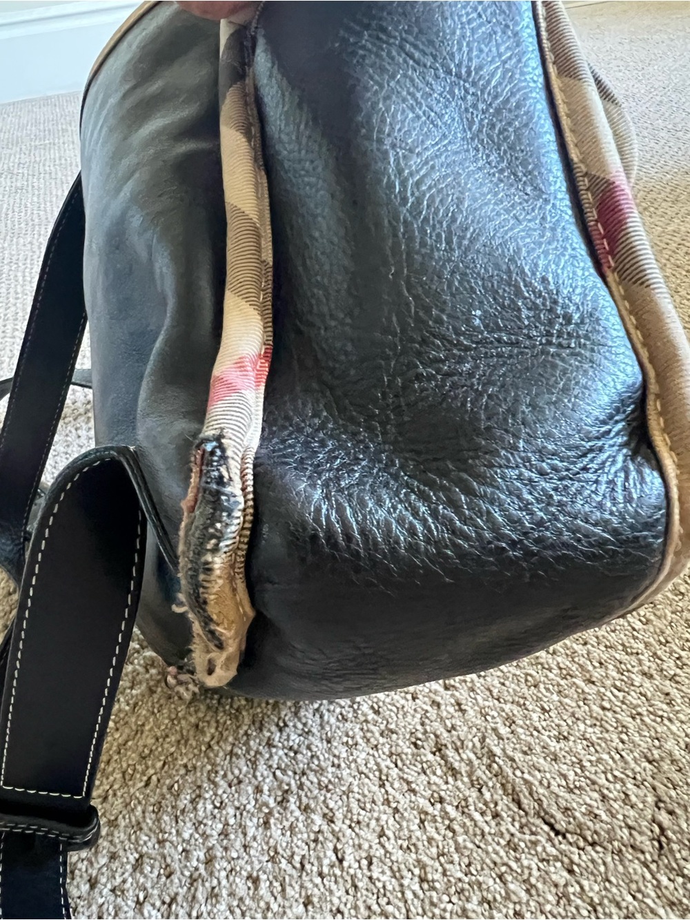 Burberry Vintage Black Leather & Nova Check Backpack – Authentic - Picture 8 of 9